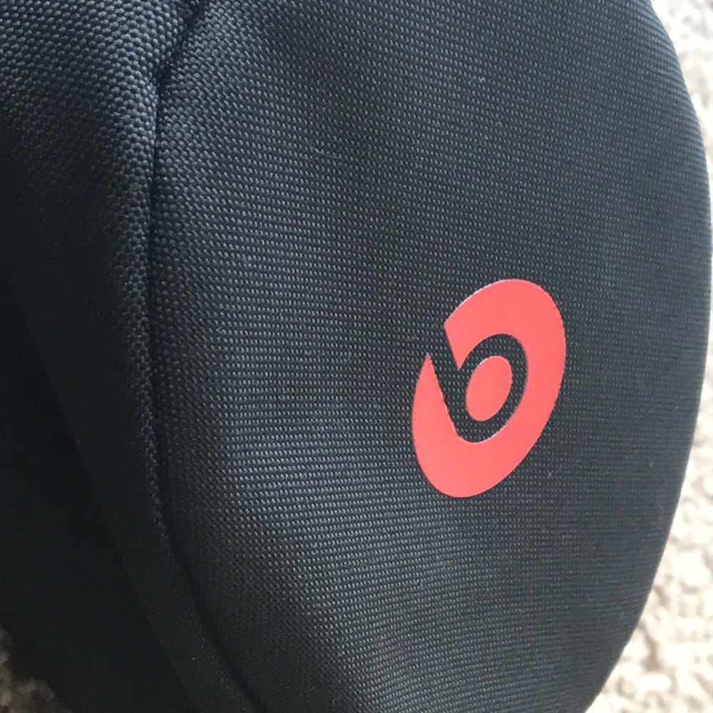 Beats solo 3 case(soft shell)with carabiner